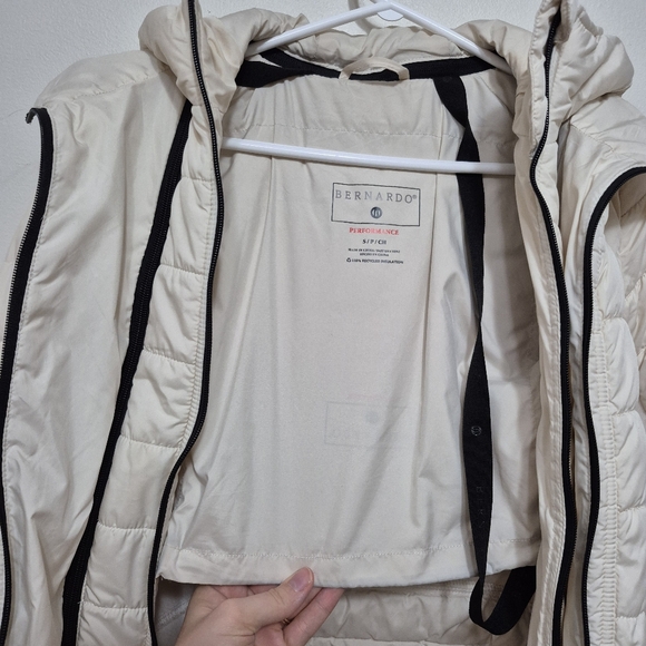 Bernardo Performance Women’s EcoPlume Cream Quilted Puffer Jacket – Size Small - Picture 3 of 8